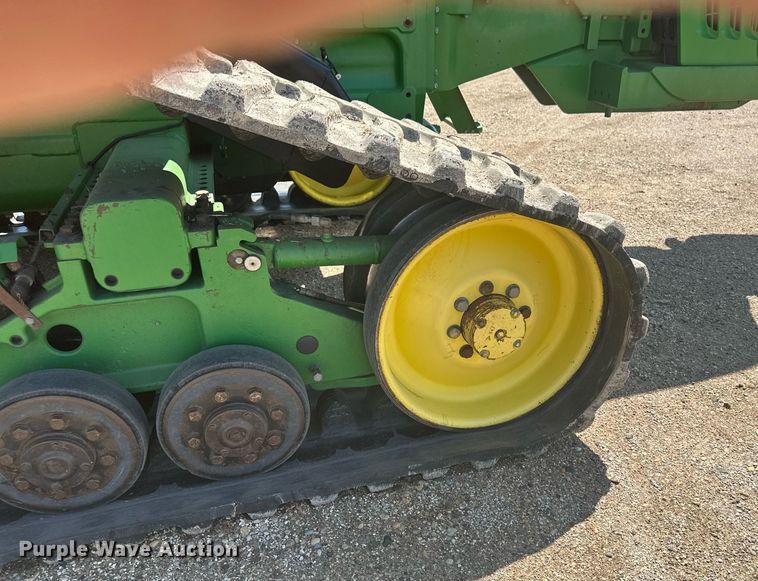 image for item EB2690 2004 John Deere 8520T tractor