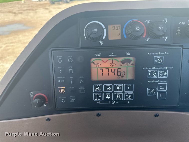 image for item EB2690 2004 John Deere 8520T tractor