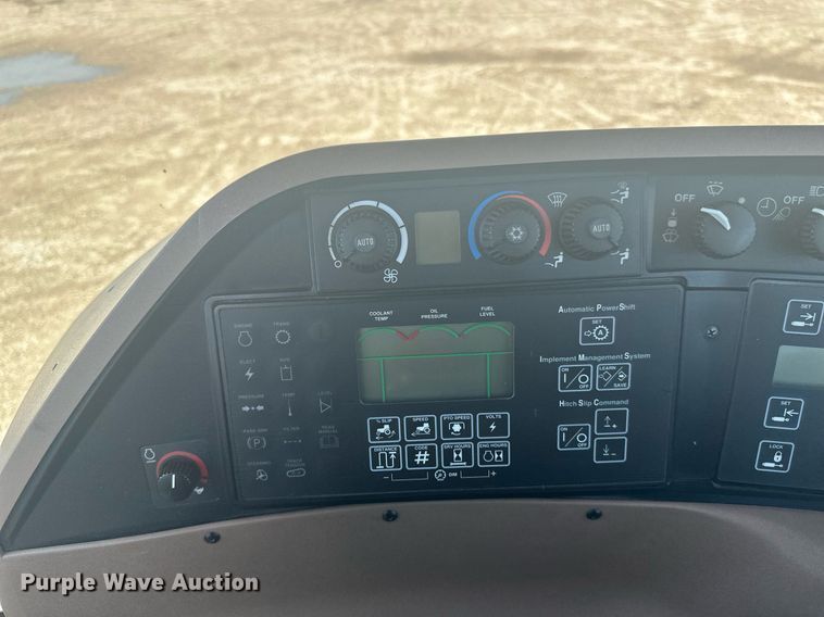 image for item EB2690 2004 John Deere 8520T tractor