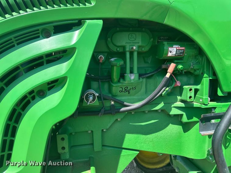 image for item EB2690 2004 John Deere 8520T tractor