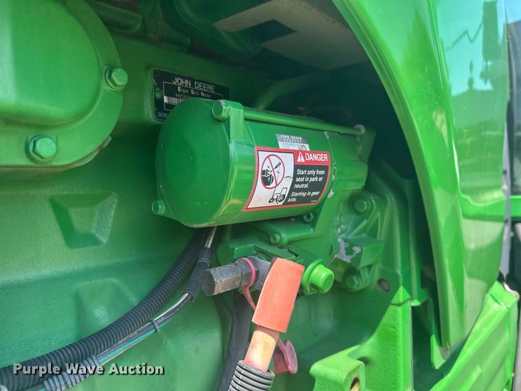 image for item EB2690 2004 John Deere 8520T tractor