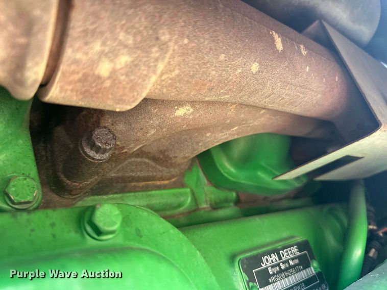 image for item EB2690 2004 John Deere 8520T tractor