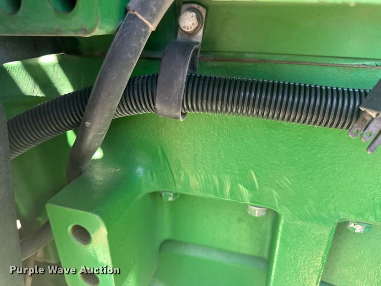 image for item EB2690 2004 John Deere 8520T tractor