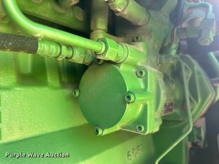 image for item EB2690 2004 John Deere 8520T tractor