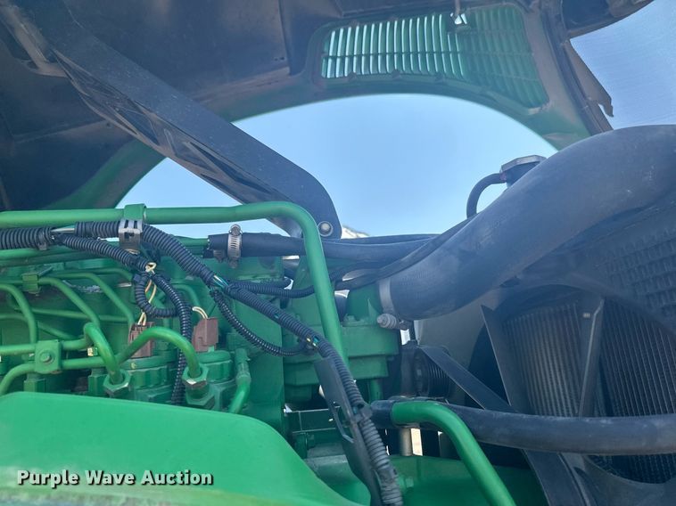 image for item EB2690 2004 John Deere 8520T tractor