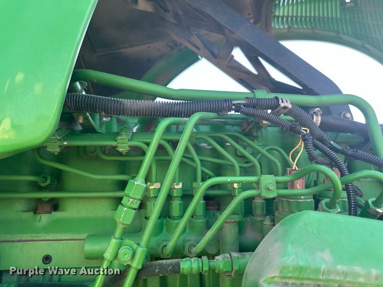 image for item EB2690 2004 John Deere 8520T tractor