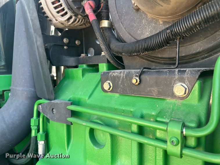 image for item EB2690 2004 John Deere 8520T tractor