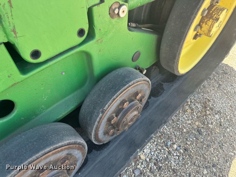 image for item EB2690 2004 John Deere 8520T tractor