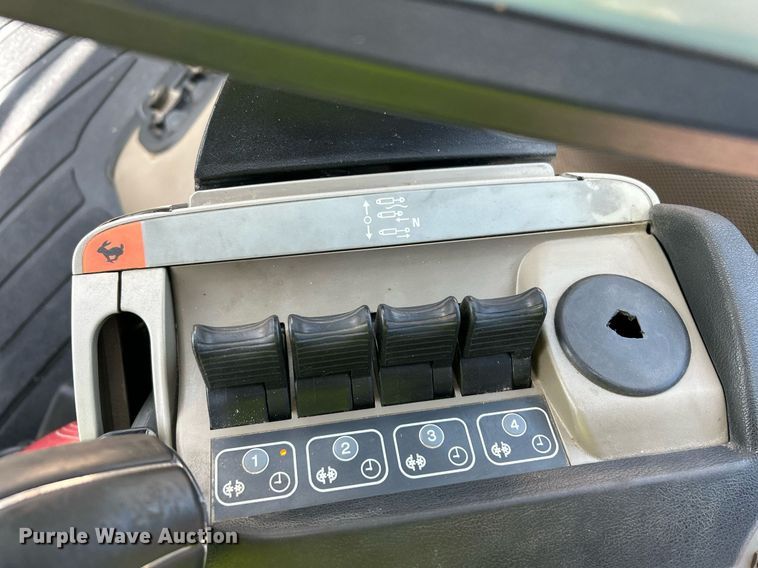 image for item EC1404 2014 Case IH Magnum 250 MFWD tractor