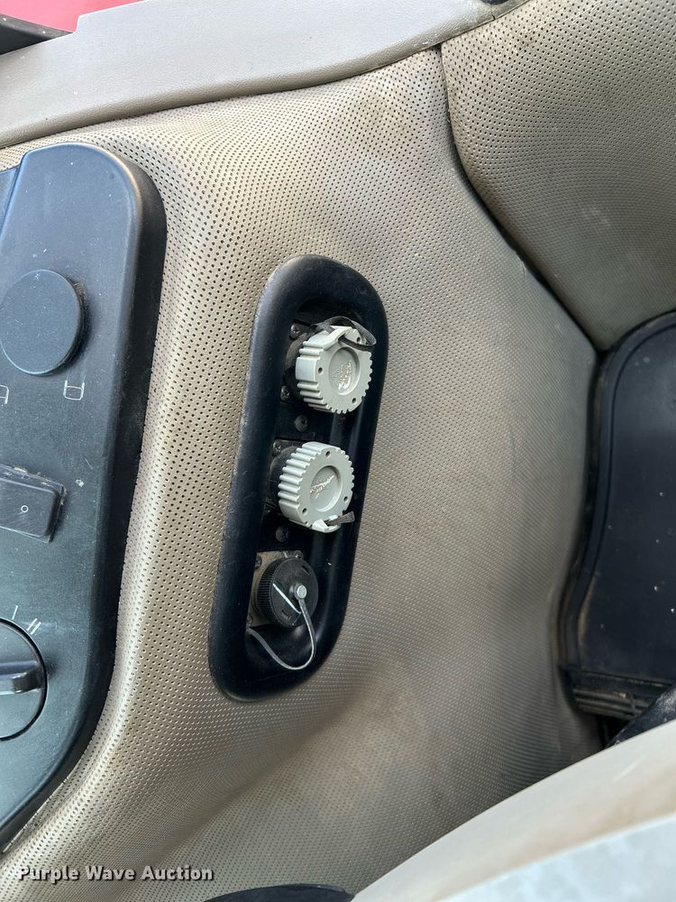 image for item EC1404 2014 Case IH Magnum 250 MFWD tractor