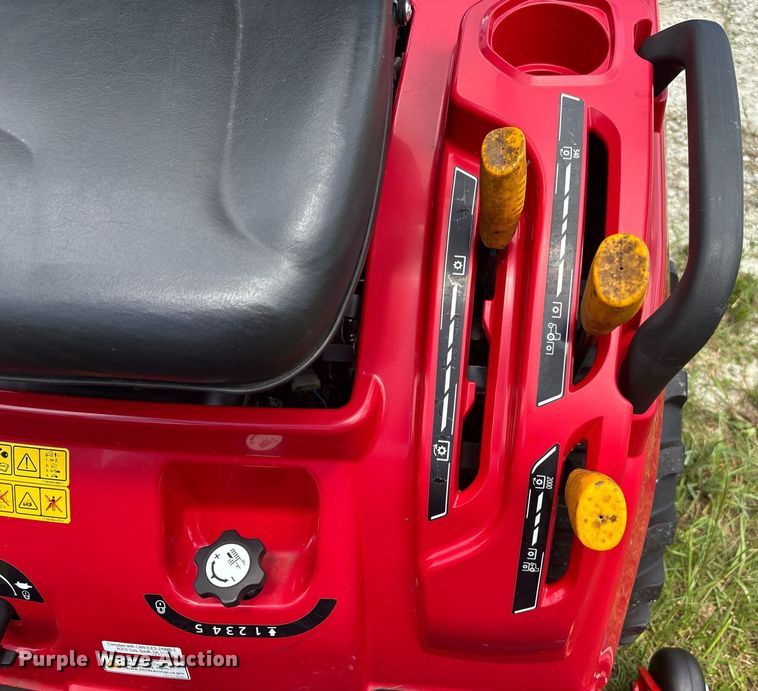 image for item EC3692 2023 Massey Ferguson GC1725 MFWD tractor