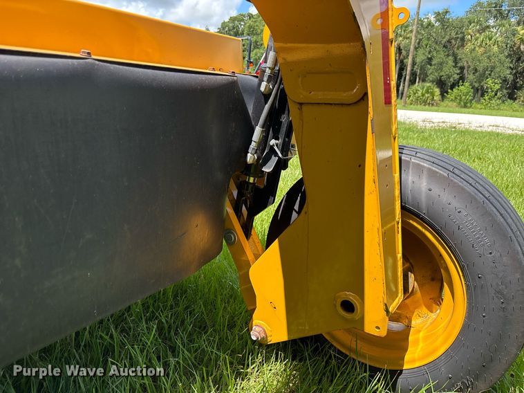 image for item EC3705 2022 Vermeer TM710 disc mower