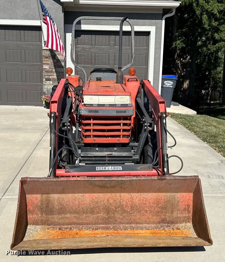 image for item ED4245 Kubota L2500 MFWD tractor