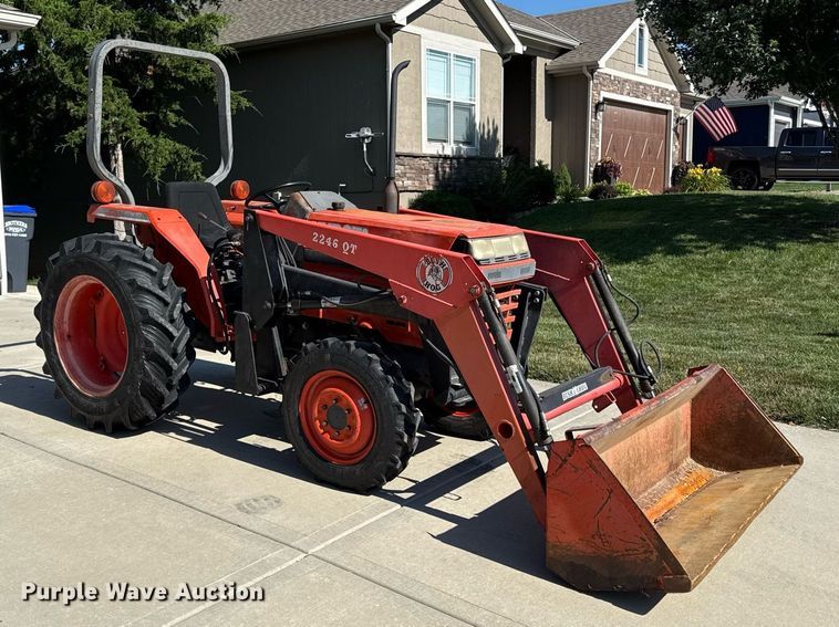 image for item ED4245 Kubota L2500 MFWD tractor