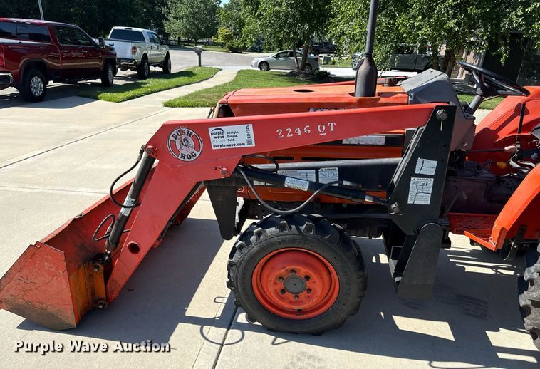 image for item ED4245 Kubota L2500 MFWD tractor