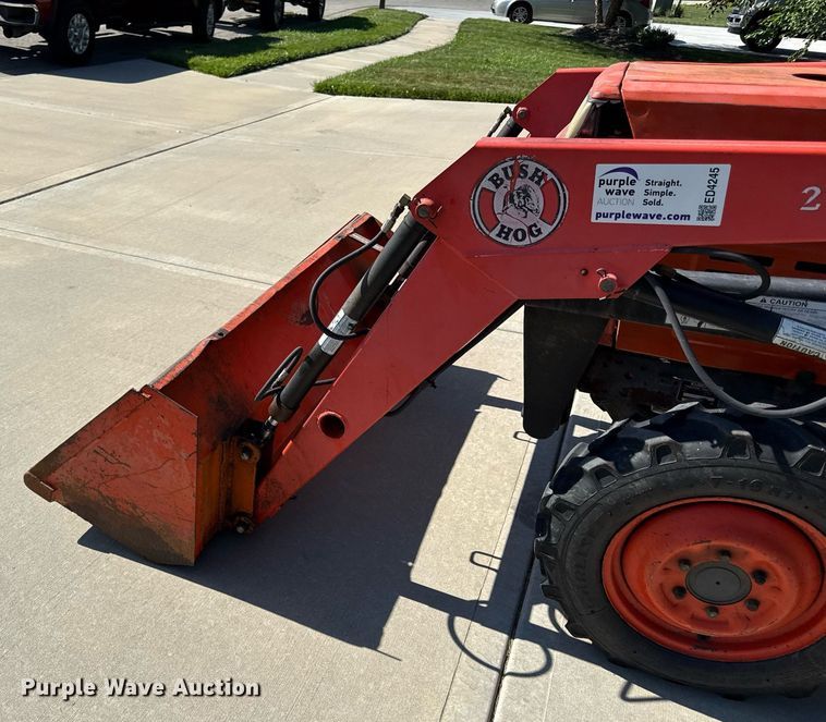image for item ED4245 Kubota L2500 MFWD tractor