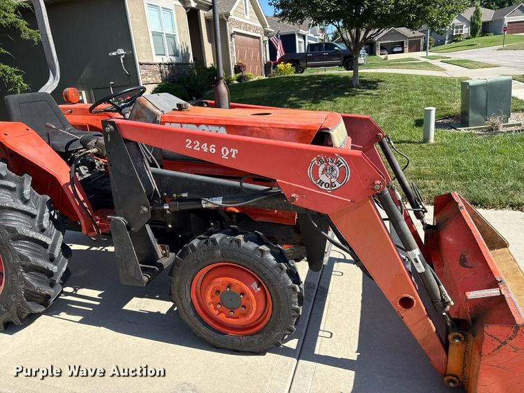 image for item ED4245 Kubota L2500 MFWD tractor