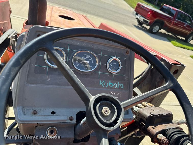 image for item ED4245 Kubota L2500 MFWD tractor