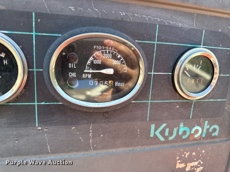 image for item ED4245 Kubota L2500 MFWD tractor