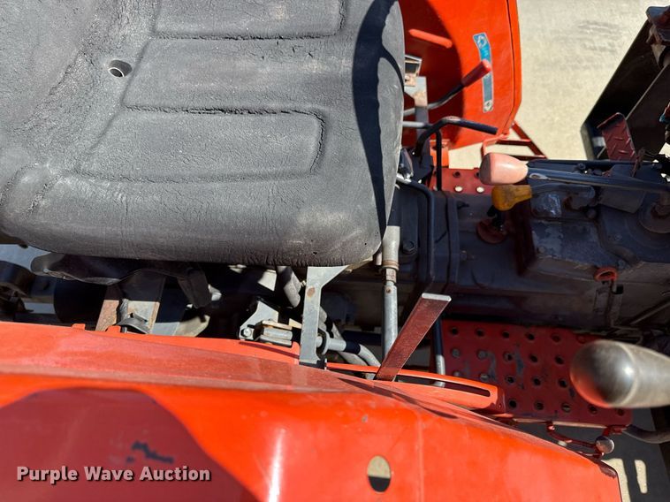 image for item ED4245 Kubota L2500 MFWD tractor