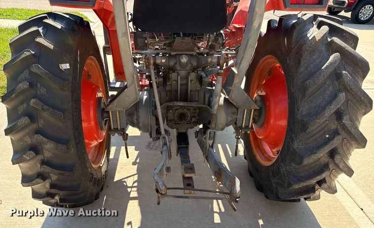 image for item ED4245 Kubota L2500 MFWD tractor