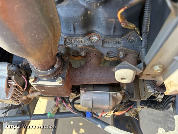 image for item ED4245 Kubota L2500 MFWD tractor