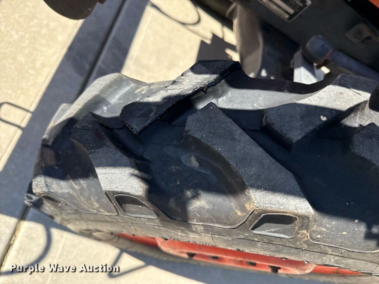 image for item ED4245 Kubota L2500 MFWD tractor