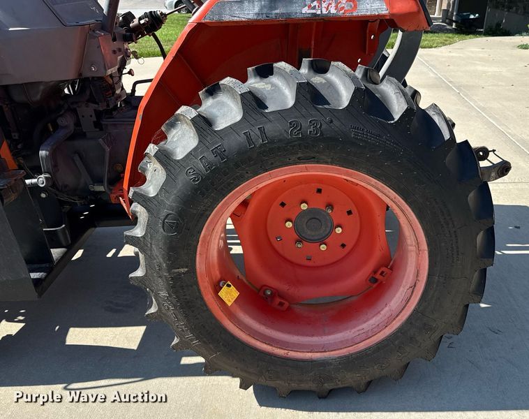 image for item ED4245 Kubota L2500 MFWD tractor