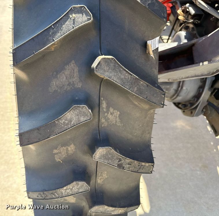 image for item ED4245 Kubota L2500 MFWD tractor