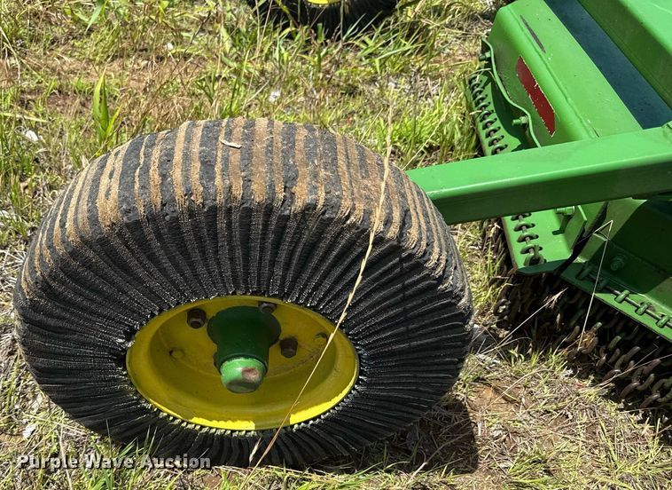 image for item ED4260 John Deere 1518 batwing rotary mower
