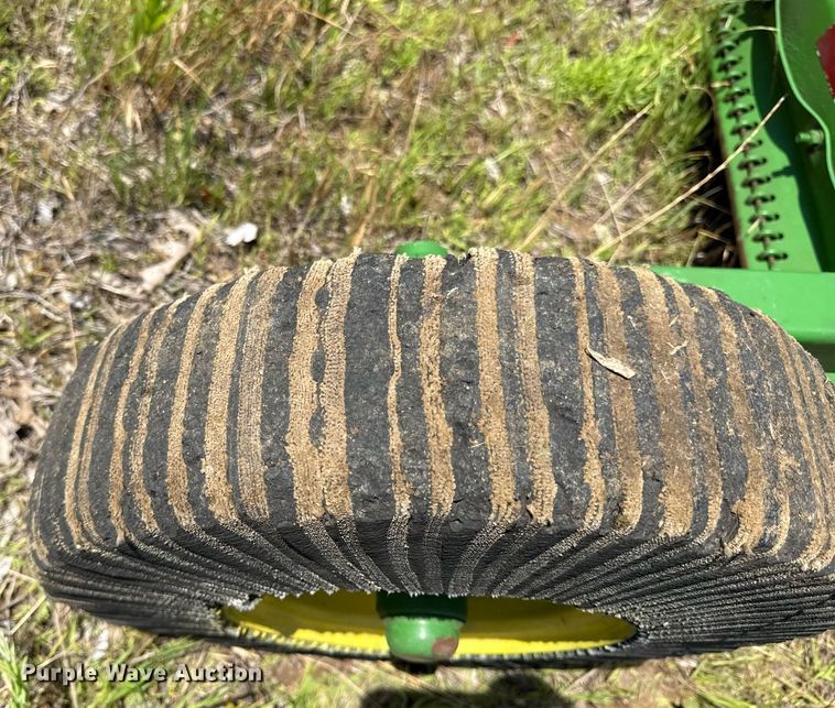 image for item ED4260 John Deere 1518 batwing rotary mower