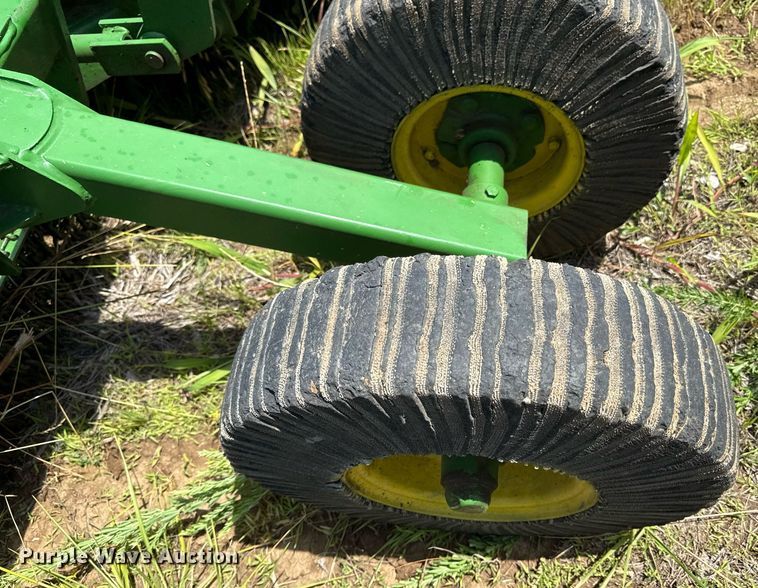 image for item ED4260 John Deere 1518 batwing rotary mower