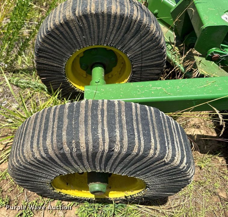 image for item ED4260 John Deere 1518 batwing rotary mower