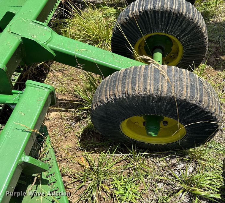 image for item ED4260 John Deere 1518 batwing rotary mower