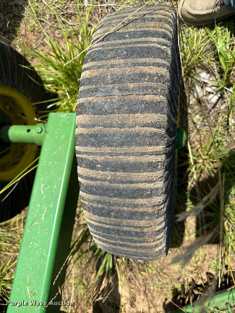 image for item ED4260 John Deere 1518 batwing rotary mower