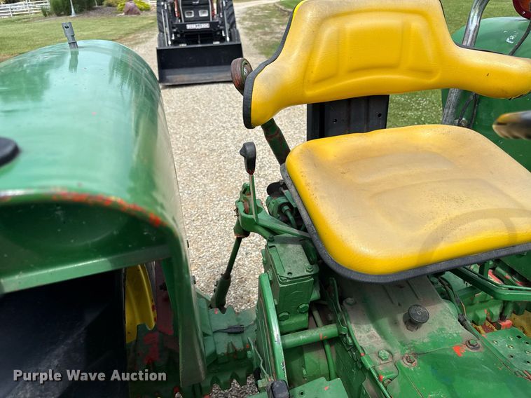 image for item ED4266 John Deere 2150 tractor