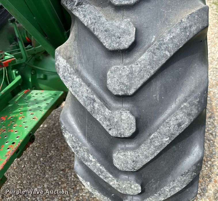 image for item ED4266 John Deere 2150 tractor