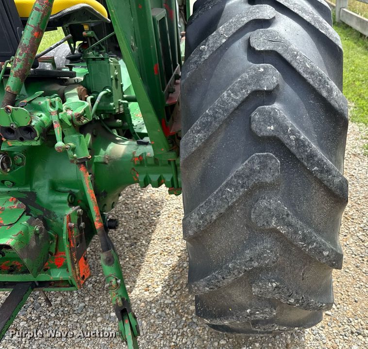 image for item ED4266 John Deere 2150 tractor