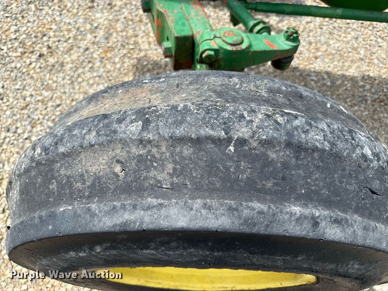 image for item ED4266 John Deere 2150 tractor