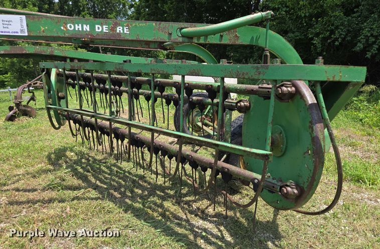 image for item EF1551 John Deere 894A hay rake