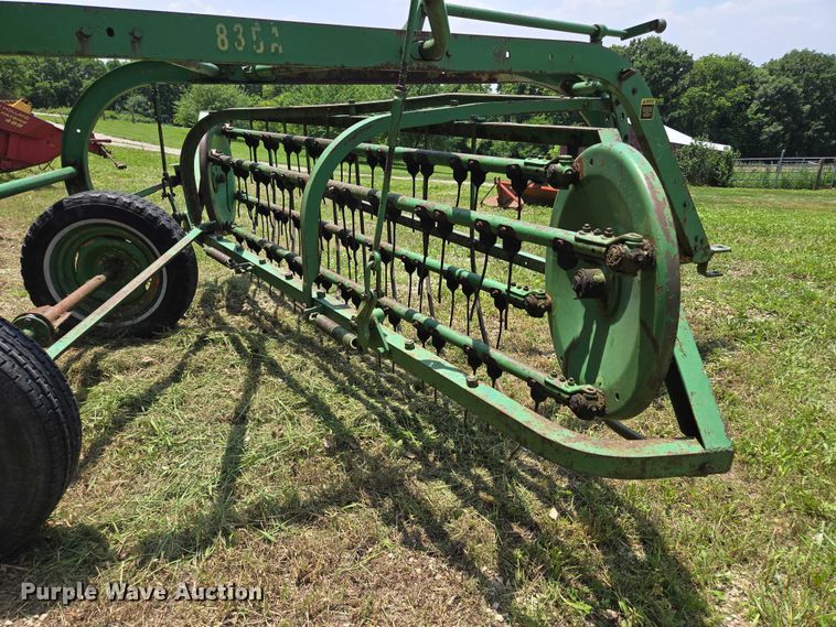 image for item EF1551 John Deere 894A hay rake