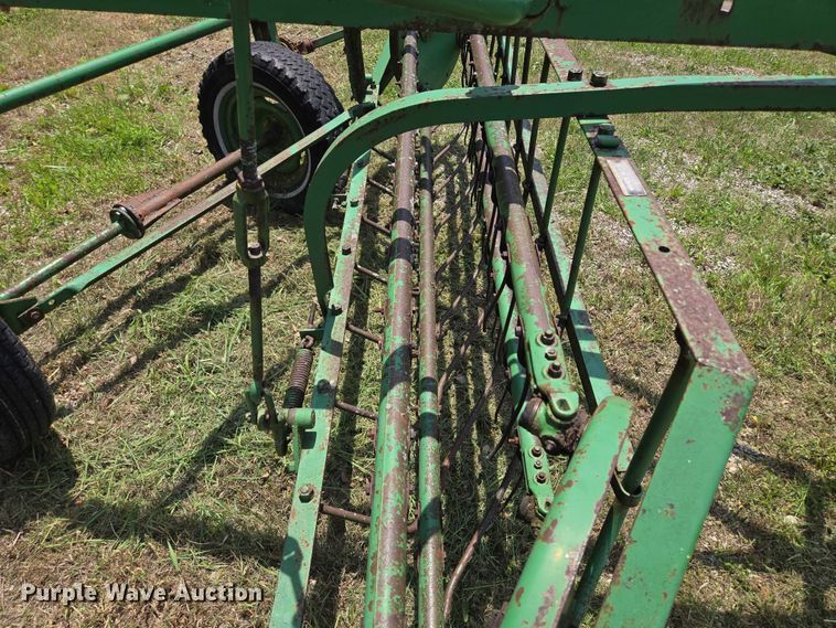 image for item EF1551 John Deere 894A hay rake