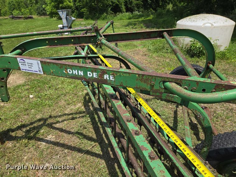 image for item EF1551 John Deere 894A hay rake