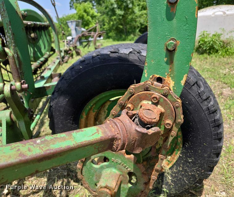 image for item EF1551 John Deere 894A hay rake