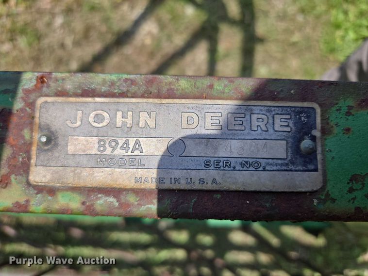 image for item EF1551 John Deere 894A hay rake