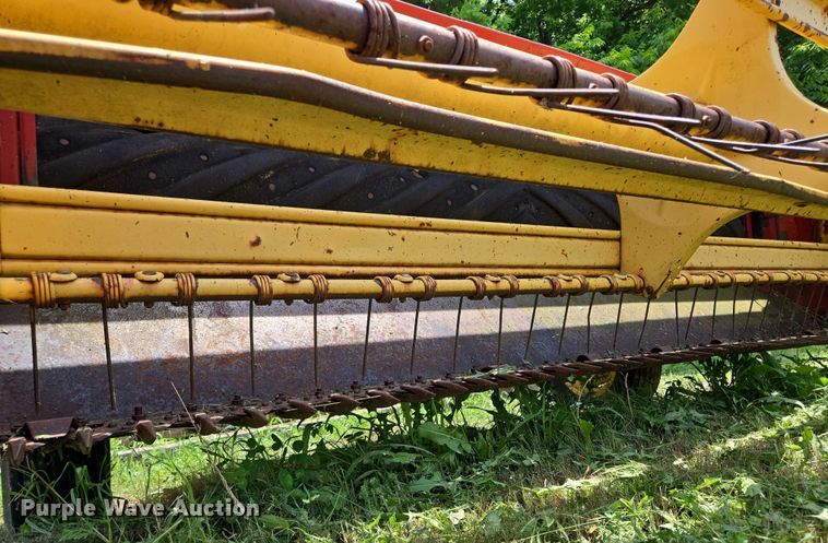 image for item EF1552 New Holland Haybine 489 swather / windrower