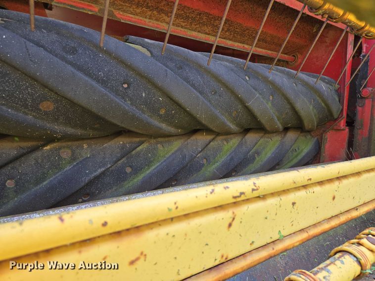 image for item EF1552 New Holland Haybine 489 swather / windrower