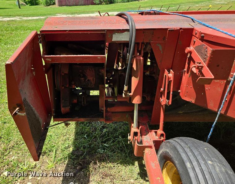 image for item EF1552 New Holland Haybine 489 swather / windrower