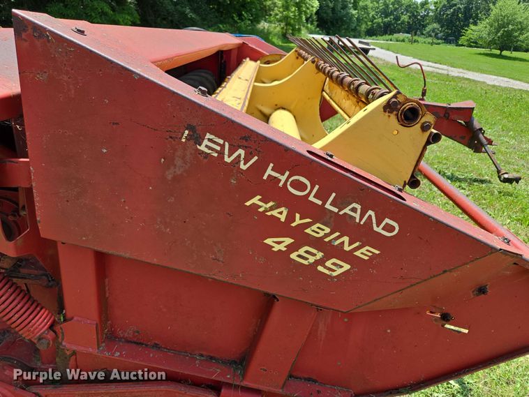 image for item EF1552 New Holland Haybine 489 swather / windrower