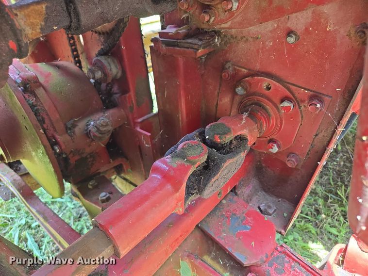 image for item EF1552 New Holland Haybine 489 swather / windrower